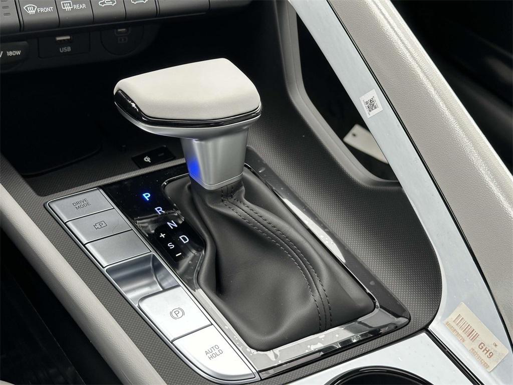 new 2025 Hyundai ELANTRA HEV car, priced at $29,580