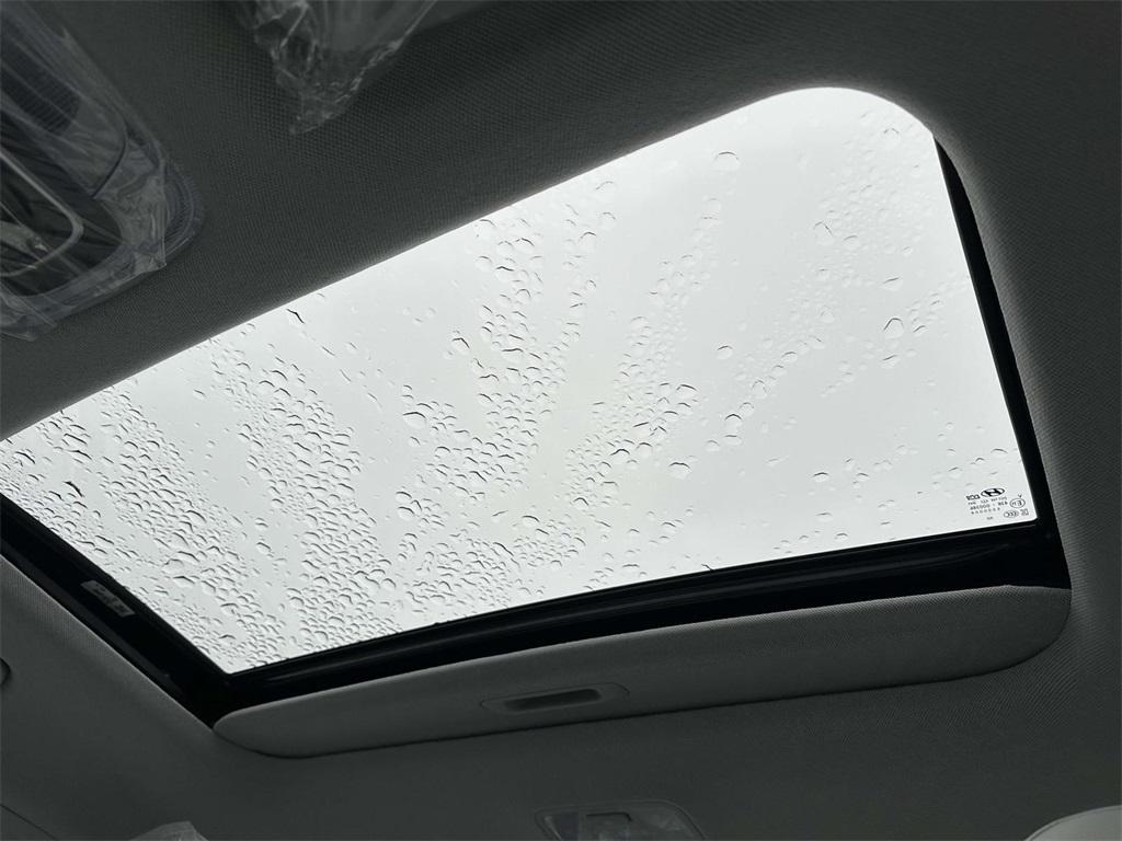 new 2025 Hyundai ELANTRA HEV car, priced at $29,580