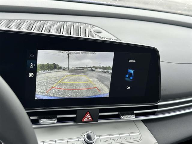 new 2025 Hyundai Elantra car, priced at $30,080