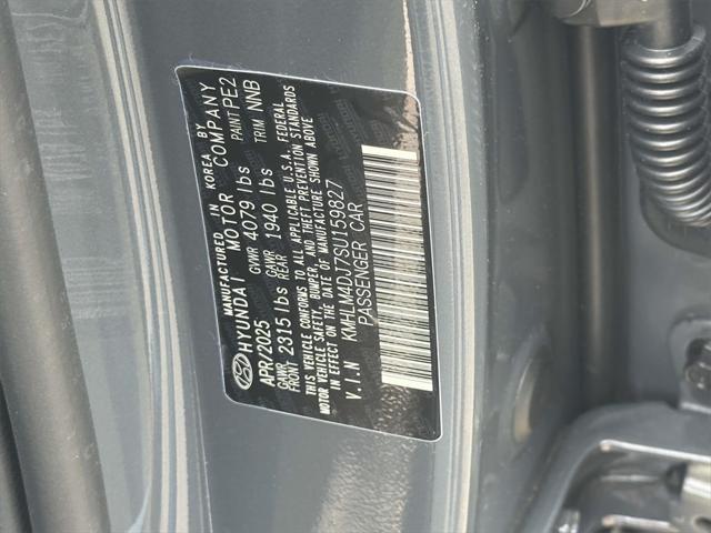 new 2025 Hyundai Elantra car, priced at $27,685