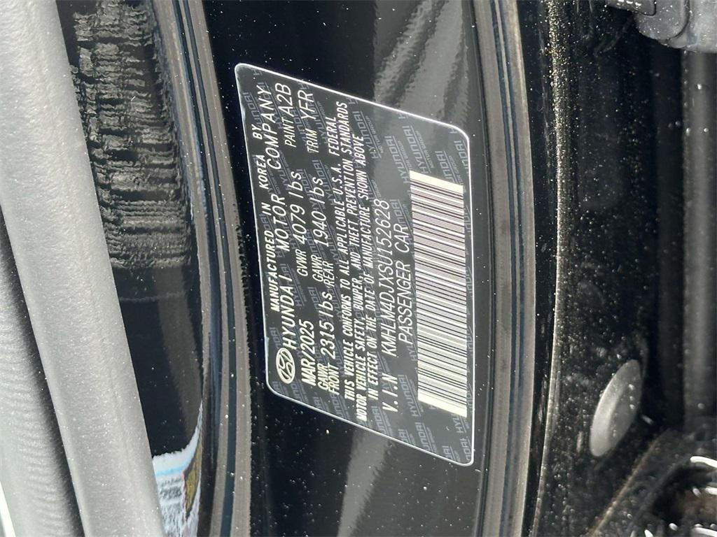 new 2025 Hyundai Elantra car, priced at $26,685