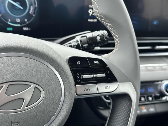 new 2025 Hyundai Elantra car, priced at $27,685
