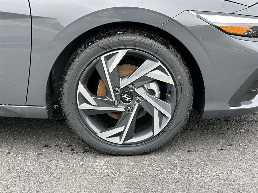 new 2025 Hyundai Elantra car, priced at $26,705