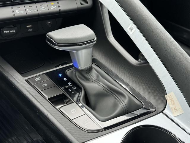 new 2025 Hyundai Elantra car, priced at $27,705