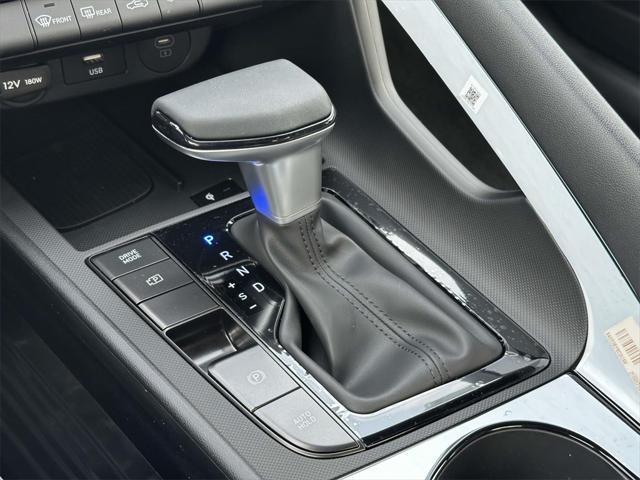 new 2025 Hyundai Elantra car, priced at $27,690