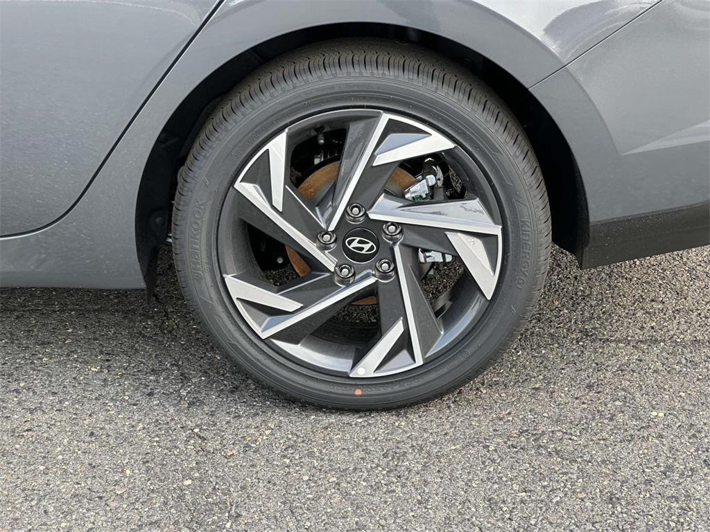new 2025 Hyundai Elantra car, priced at $26,690