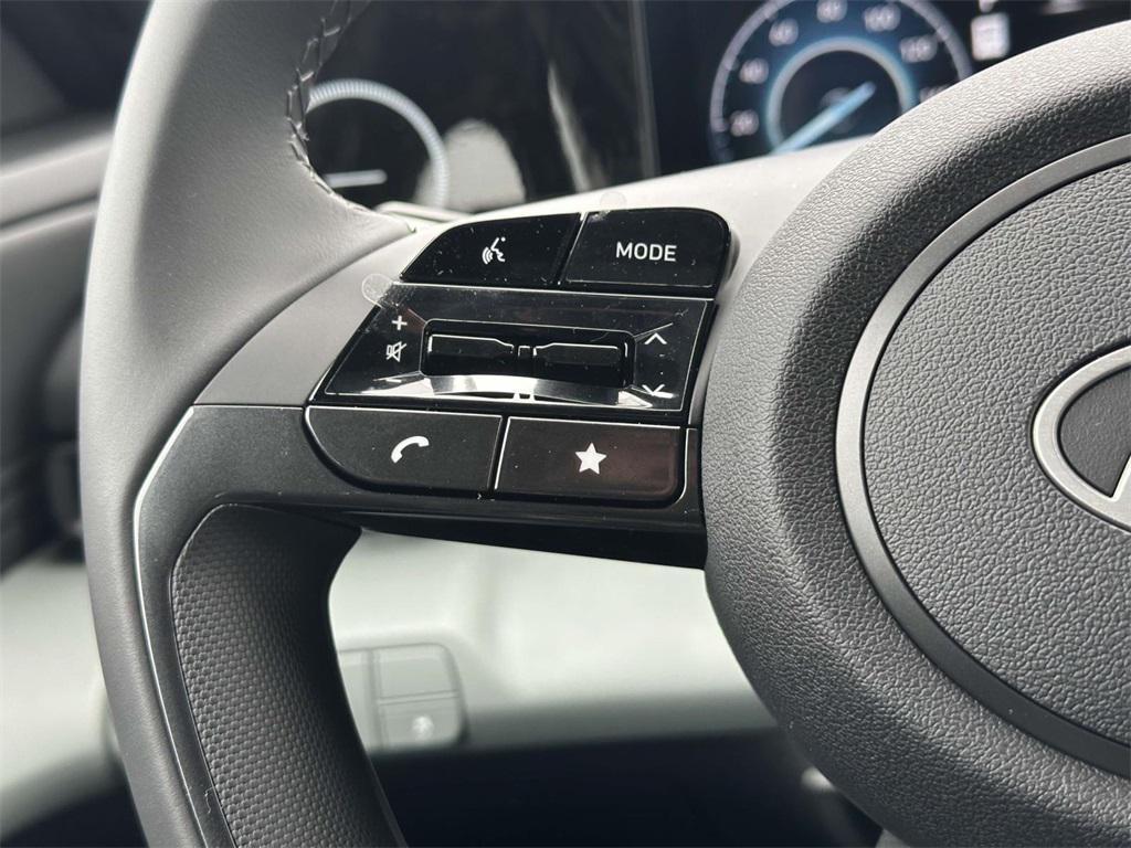 new 2025 Hyundai Elantra car, priced at $29,185