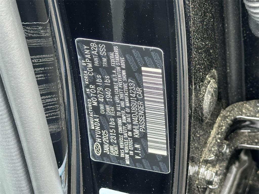 new 2025 Hyundai Elantra car, priced at $29,185