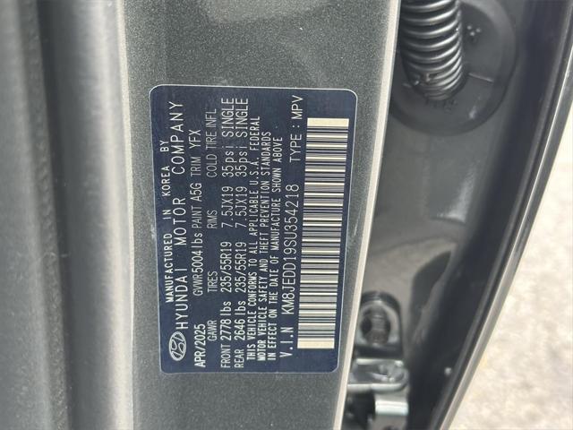 new 2025 Hyundai TUCSON Hybrid car, priced at $42,135