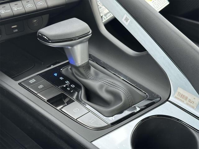 new 2025 Hyundai Elantra car, priced at $27,690