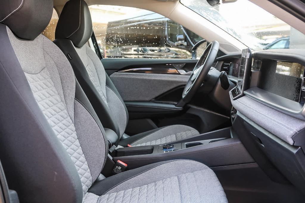 new 2025 Volkswagen Tiguan car, priced at $31,325