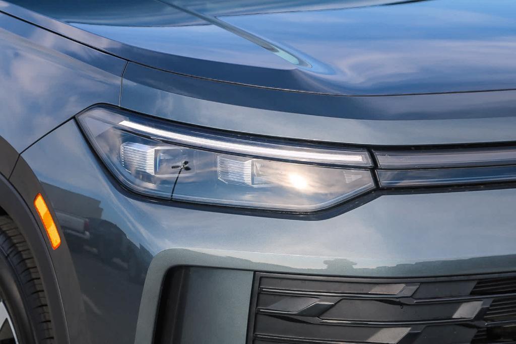 new 2025 Volkswagen Tiguan car, priced at $31,325