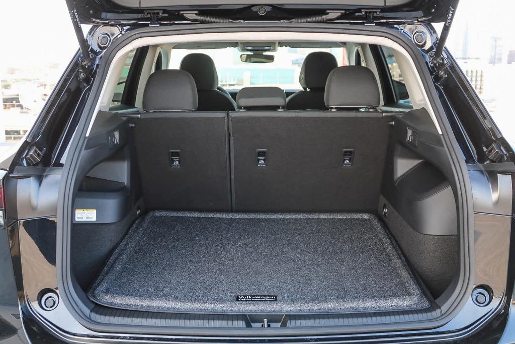 new 2025 Volkswagen Tiguan car, priced at $31,921