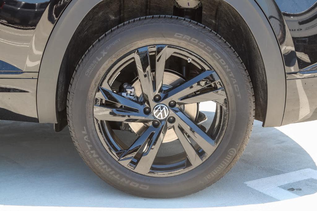 new 2025 Volkswagen Atlas Cross Sport car, priced at $51,776