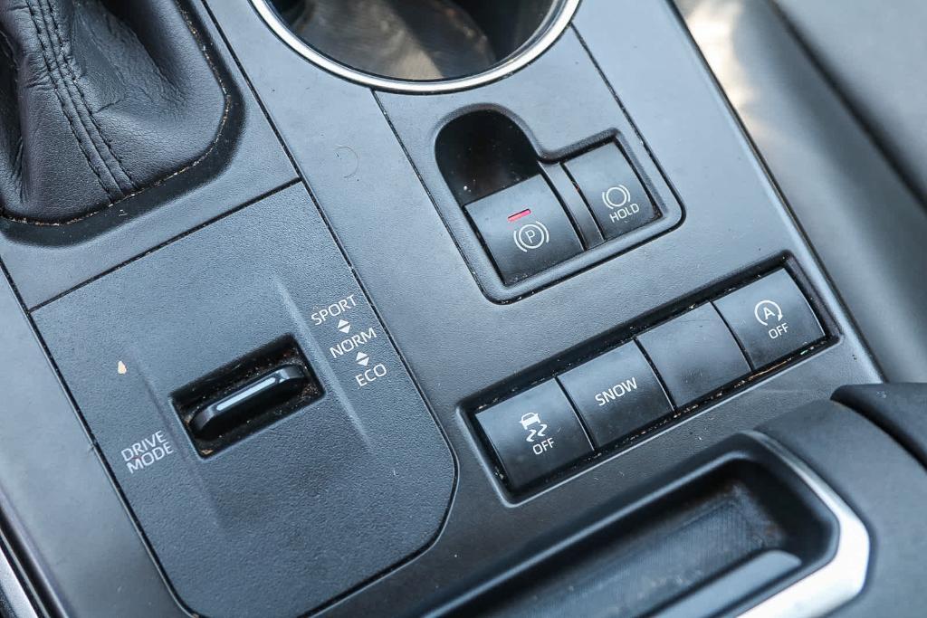 used 2020 Toyota Highlander car, priced at $27,853