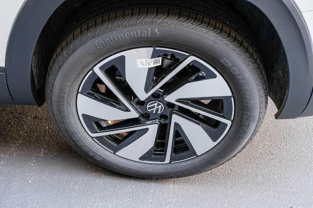 new 2024 Volkswagen Atlas car, priced at $43,355