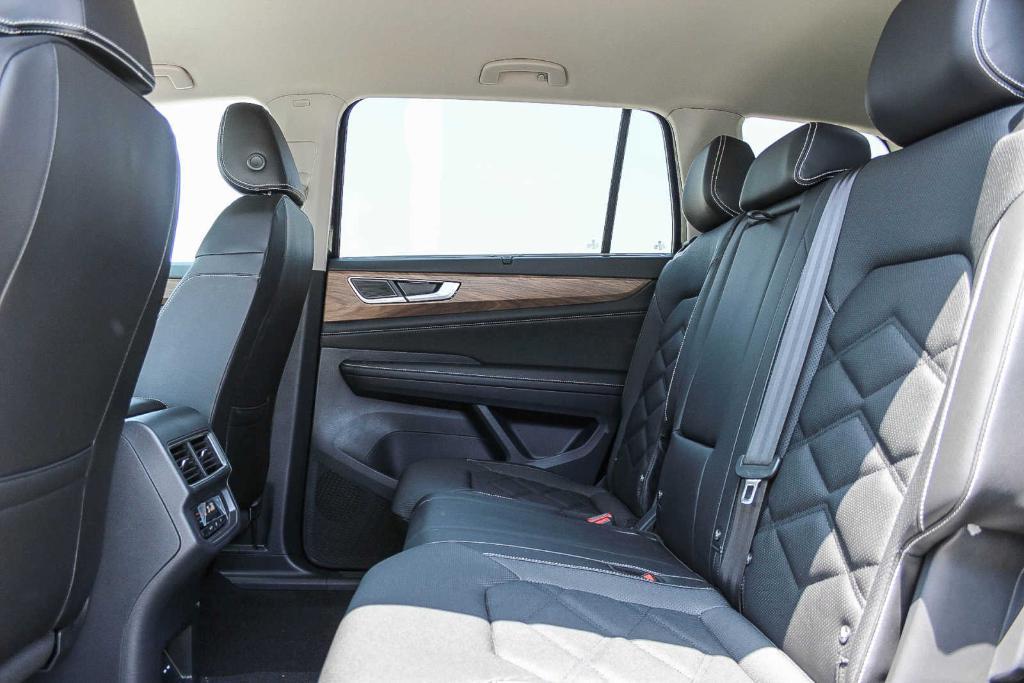 new 2024 Volkswagen Atlas car, priced at $43,355