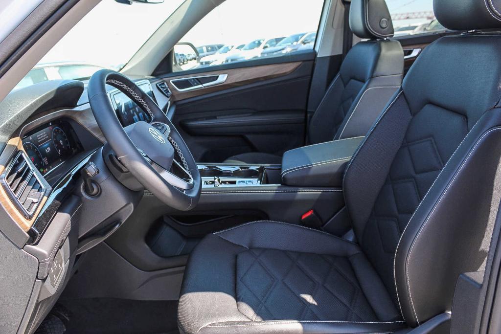 new 2024 Volkswagen Atlas car, priced at $42,000