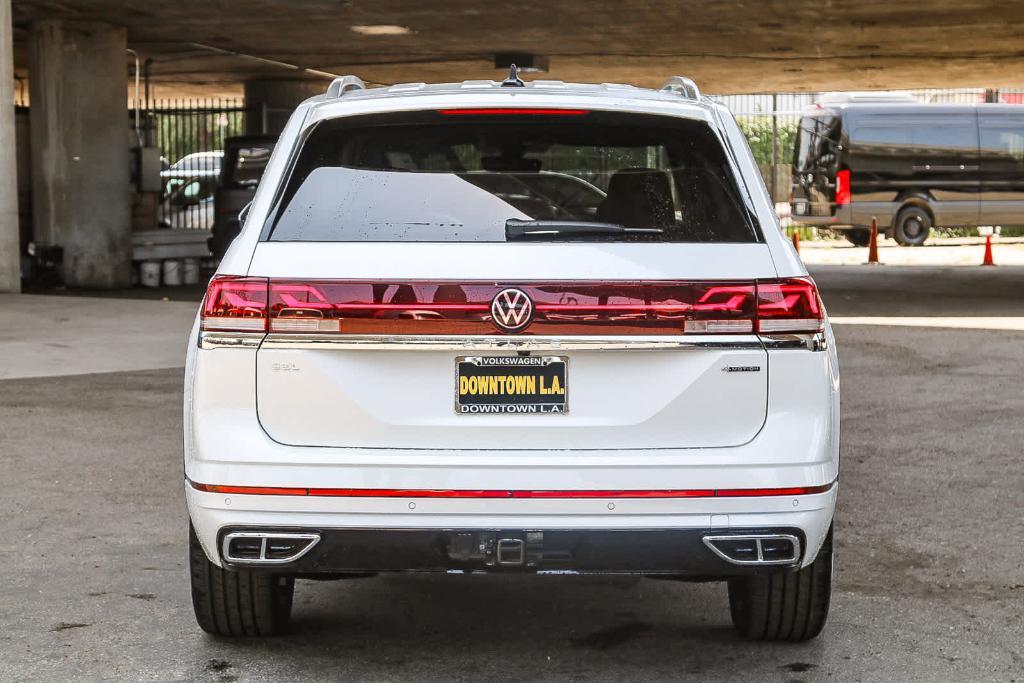 new 2025 Volkswagen Atlas car, priced at $57,396