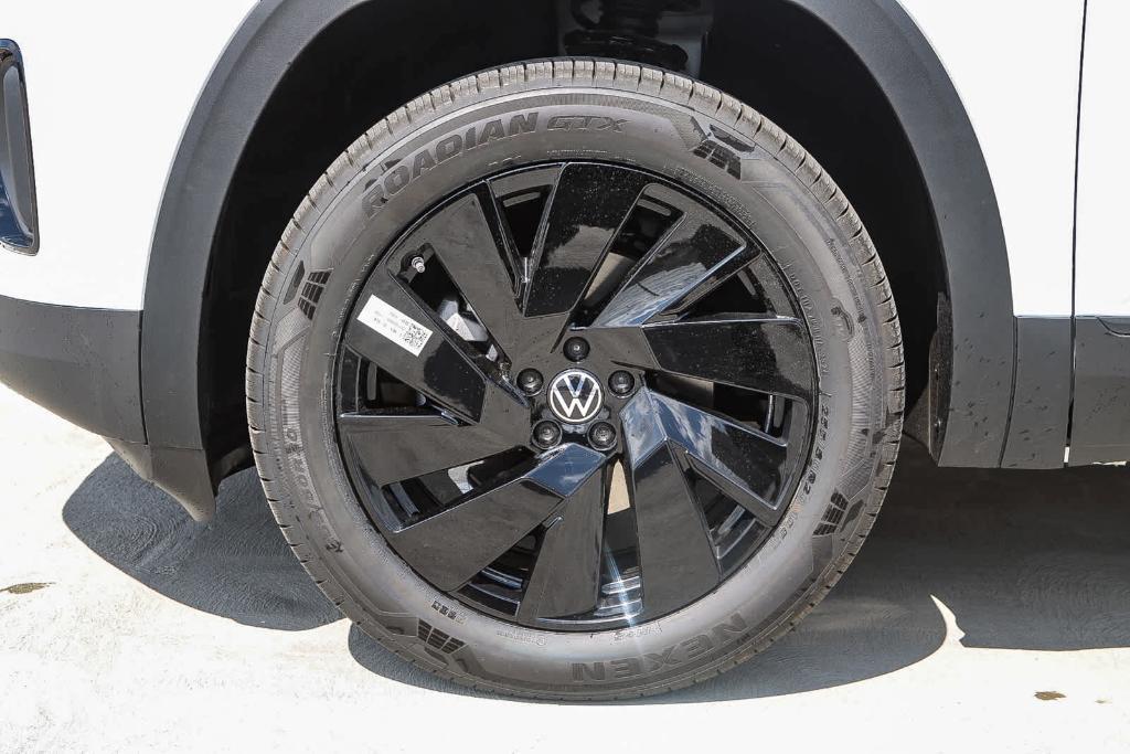 new 2025 Volkswagen Atlas Cross Sport car, priced at $45,258