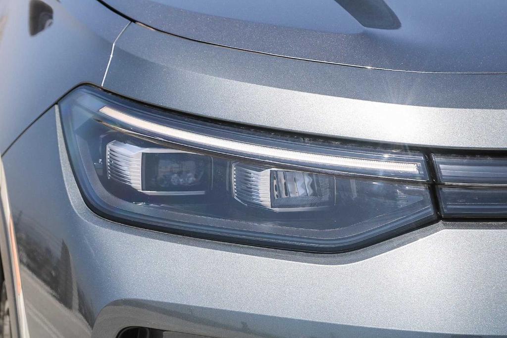 new 2025 Volkswagen Tiguan car, priced at $31,612