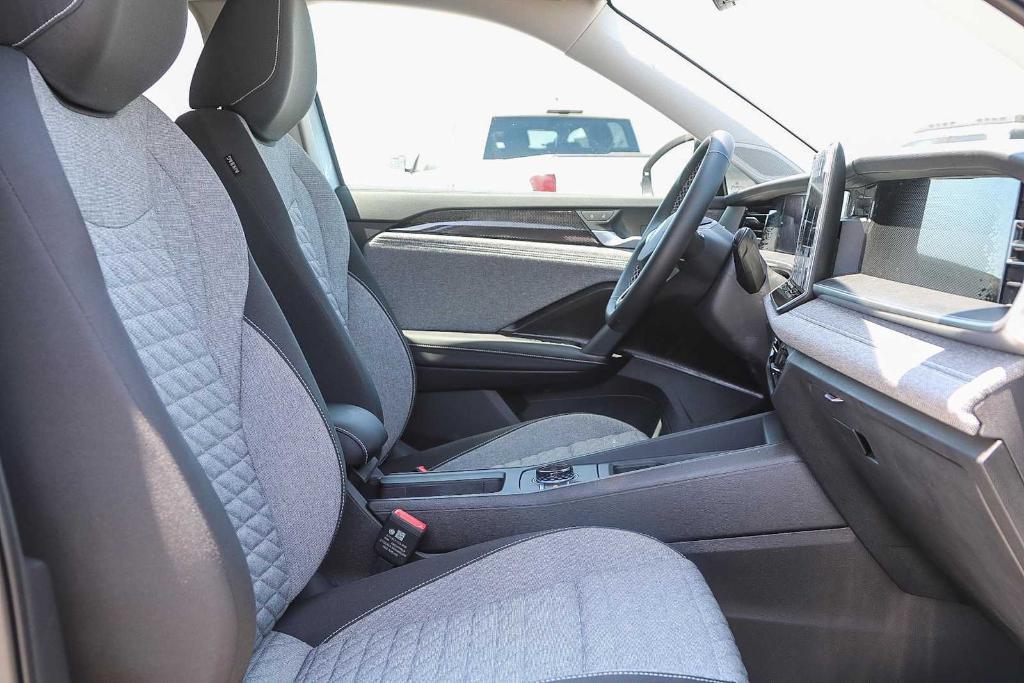 new 2025 Volkswagen Tiguan car, priced at $31,612