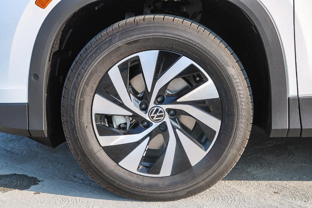 new 2025 Volkswagen Tiguan car, priced at $31,621