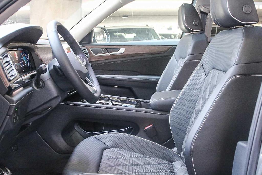 new 2025 Volkswagen Atlas car, priced at $46,497