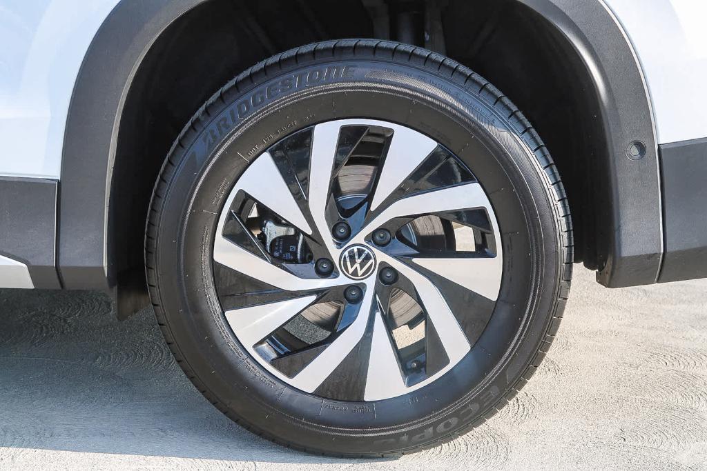 new 2025 Volkswagen Tiguan car, priced at $31,325