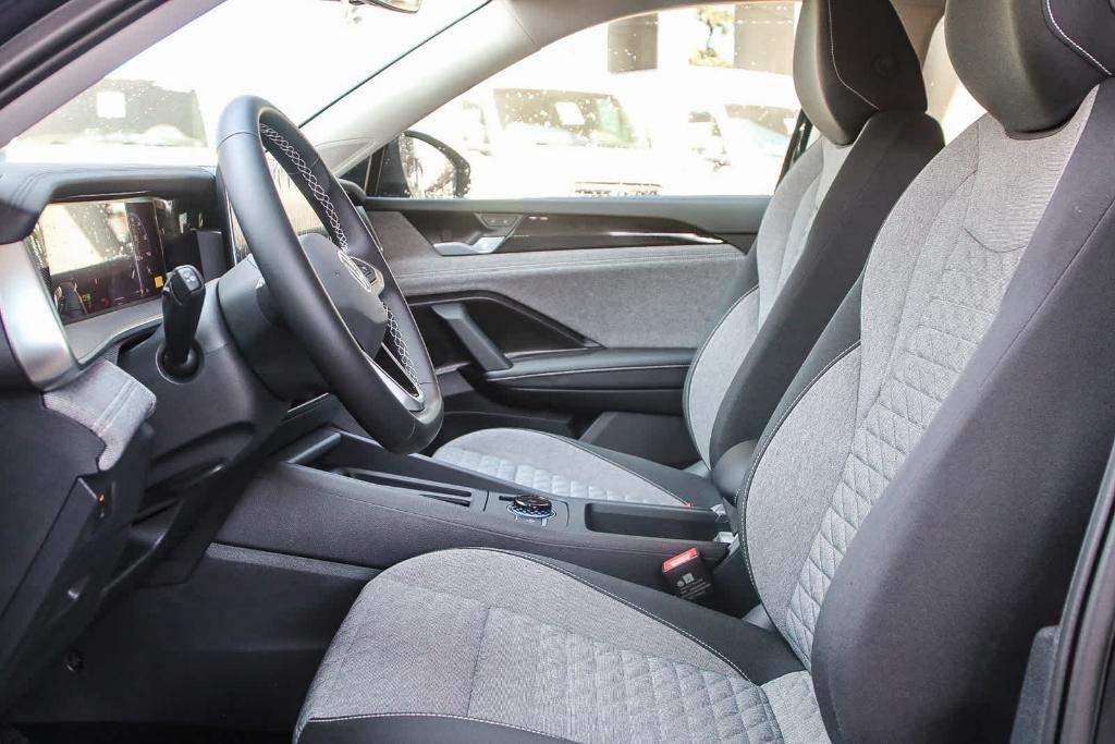 new 2025 Volkswagen Tiguan car, priced at $31,325