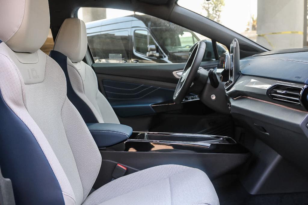 new 2025 Volkswagen ID.4 car, priced at $52,361