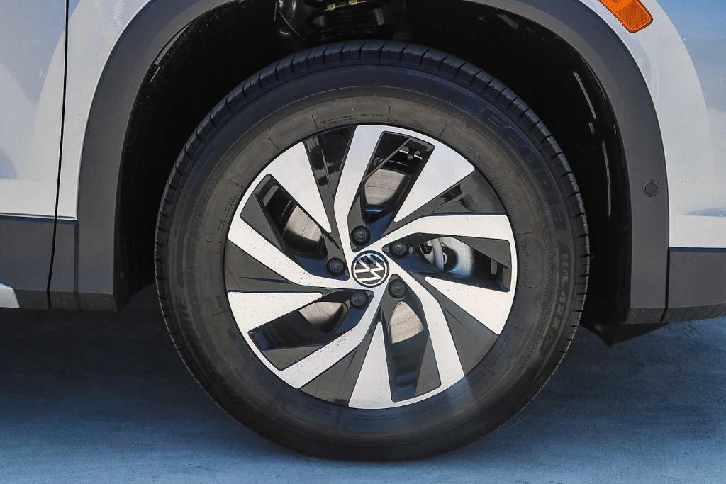 new 2025 Volkswagen Tiguan car, priced at $31,621