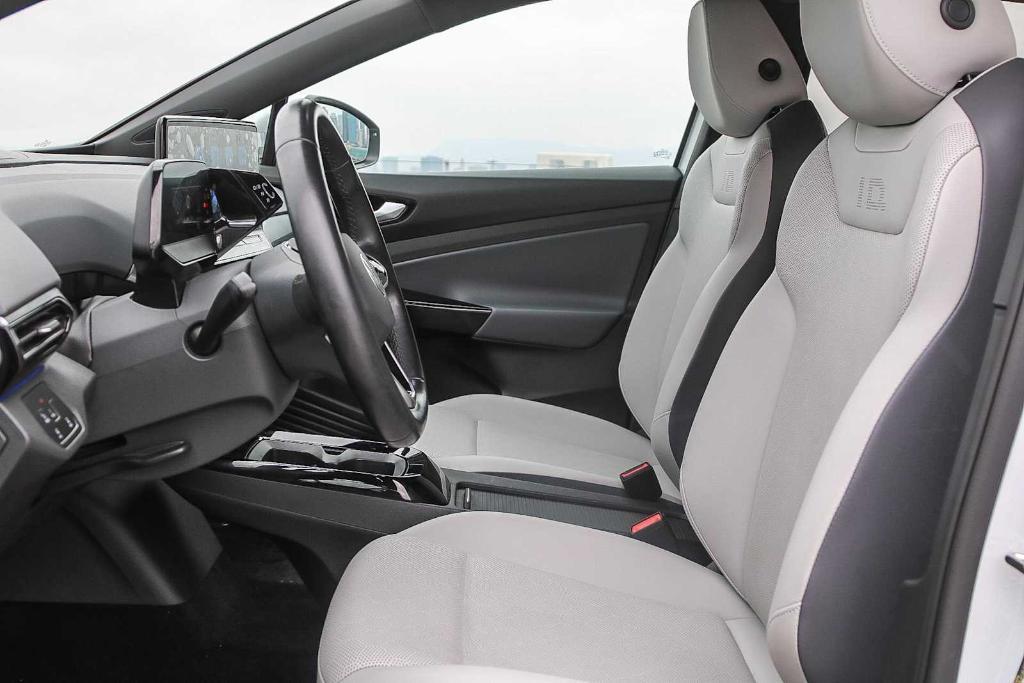 used 2022 Volkswagen ID.4 car, priced at $24,885