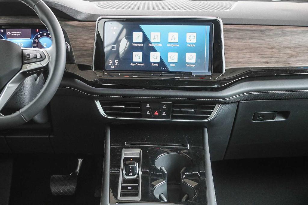 new 2025 Volkswagen Atlas car, priced at $52,099