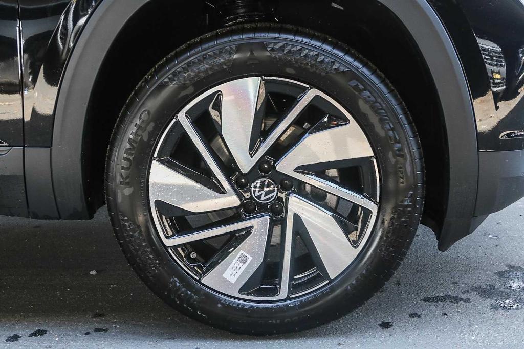 new 2025 Volkswagen Atlas car, priced at $46,796