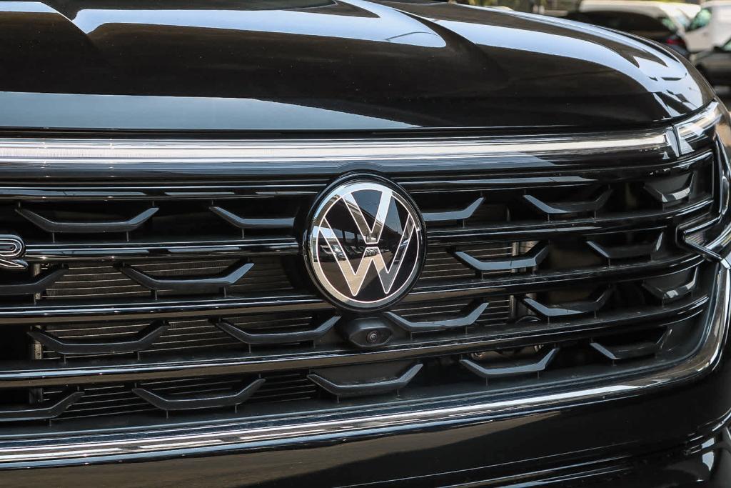 new 2025 Volkswagen Atlas car, priced at $56,726