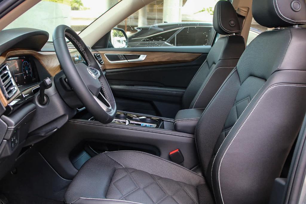 new 2025 Volkswagen Atlas car, priced at $46,566