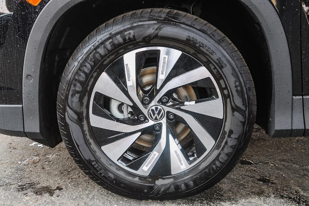 new 2025 Volkswagen Tiguan car, priced at $31,325