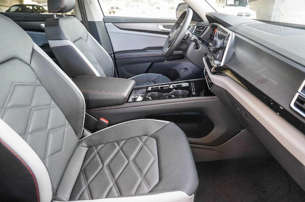 new 2024 Volkswagen Atlas car, priced at $47,485