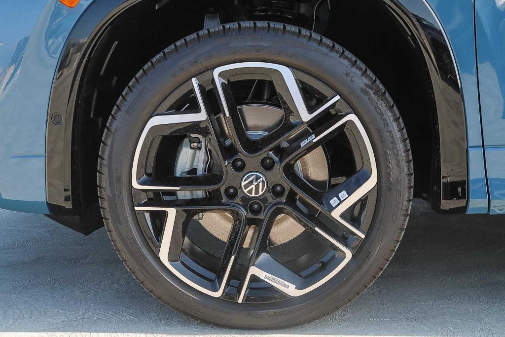 new 2025 Volkswagen Tiguan car, priced at $42,851