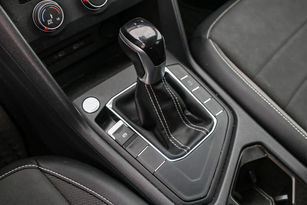 used 2022 Volkswagen Taos car