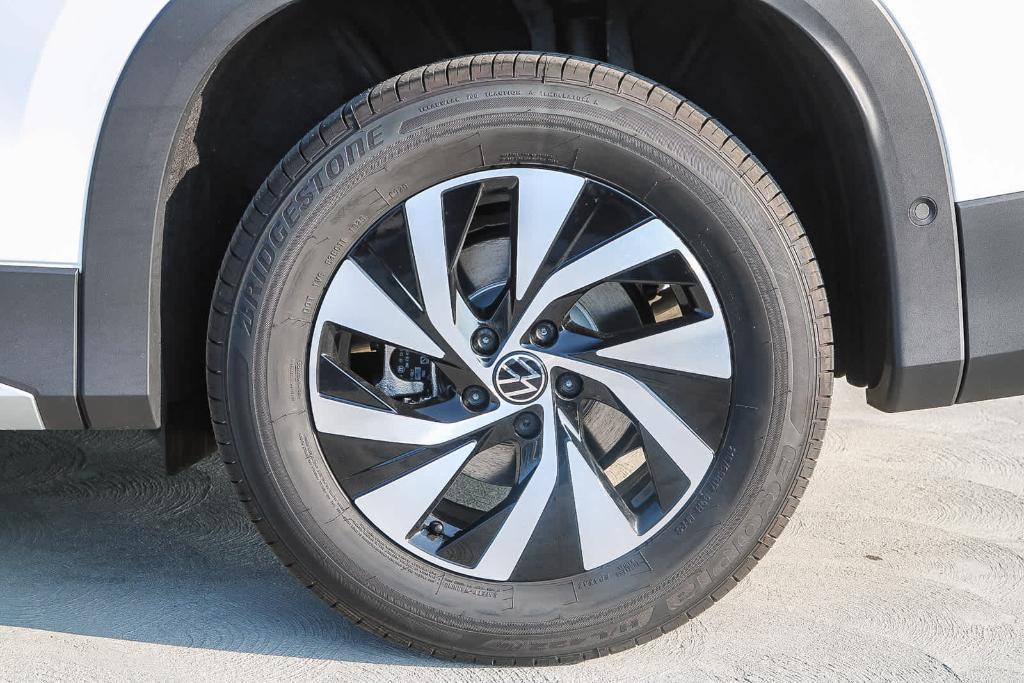 new 2025 Volkswagen Tiguan car, priced at $31,621