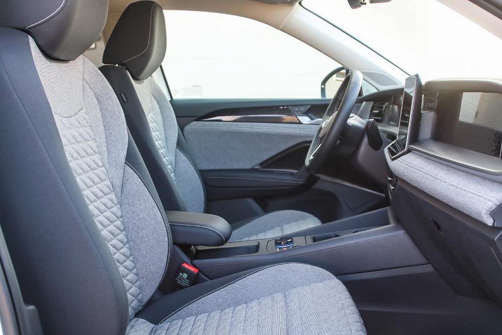 new 2025 Volkswagen Tiguan car, priced at $31,621