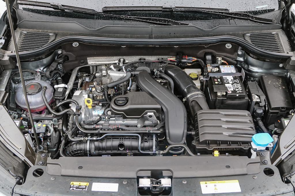 new 2025 Volkswagen Taos car, priced at $27,011