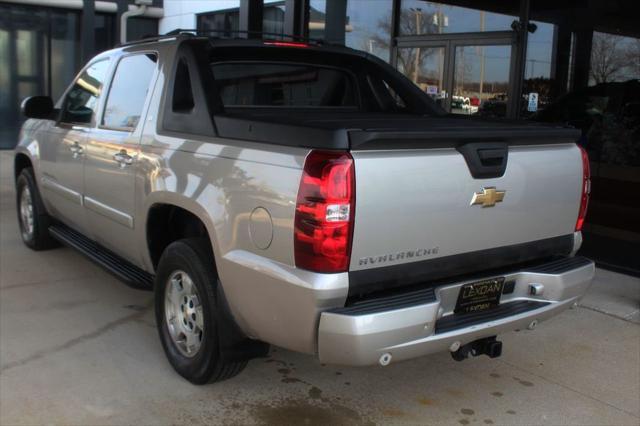 used 2007 Chevrolet Avalanche car, priced at $7,990