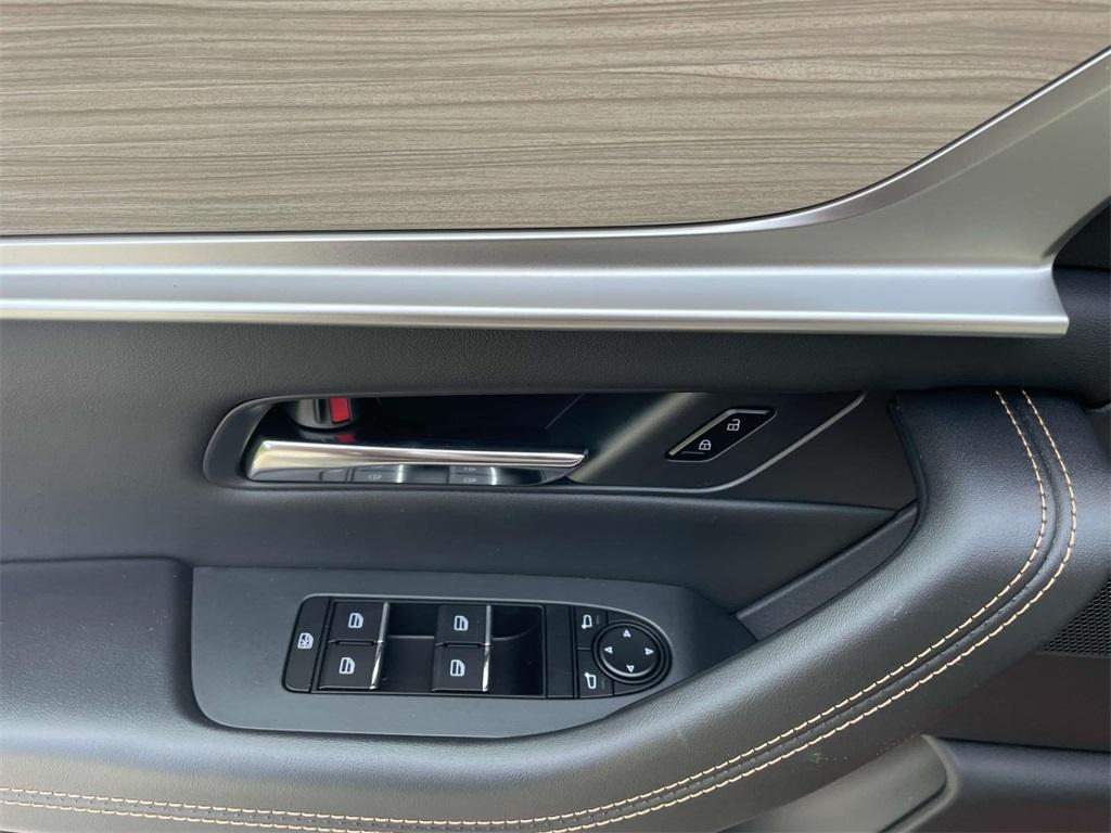 new 2025 Mazda CX-70 car, priced at $46,471