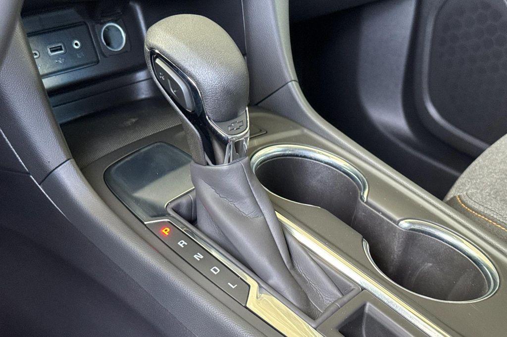 used 2023 Chevrolet Equinox car, priced at $23,900