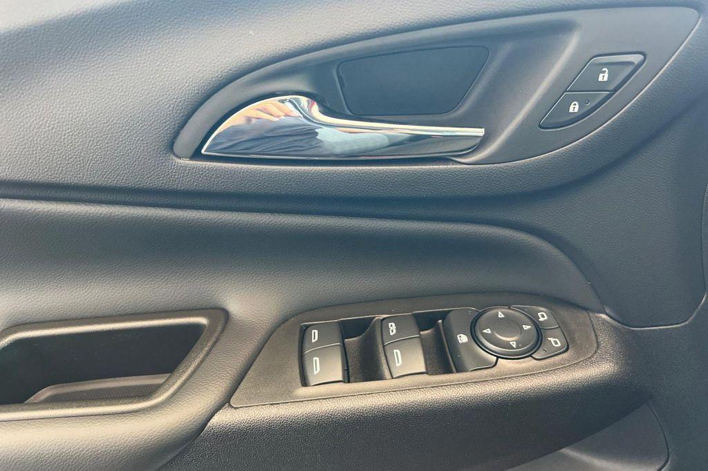 used 2023 Chevrolet Equinox car, priced at $22,995