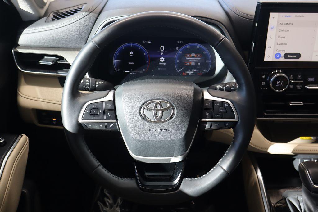 used 2023 Toyota Highlander car, priced at $41,350