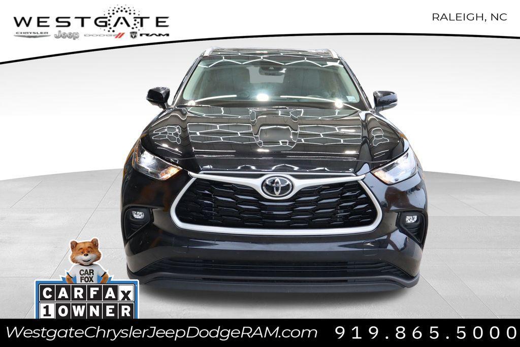 used 2023 Toyota Highlander car, priced at $36,950